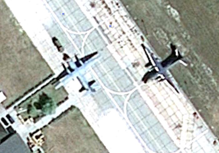Műholdas kép az MH 59. Szentgyörgyi Dezső Repülőbázisról, ami Kecskeméten van, 50 méterre a Hírháttér Szerkesztőségétől.
